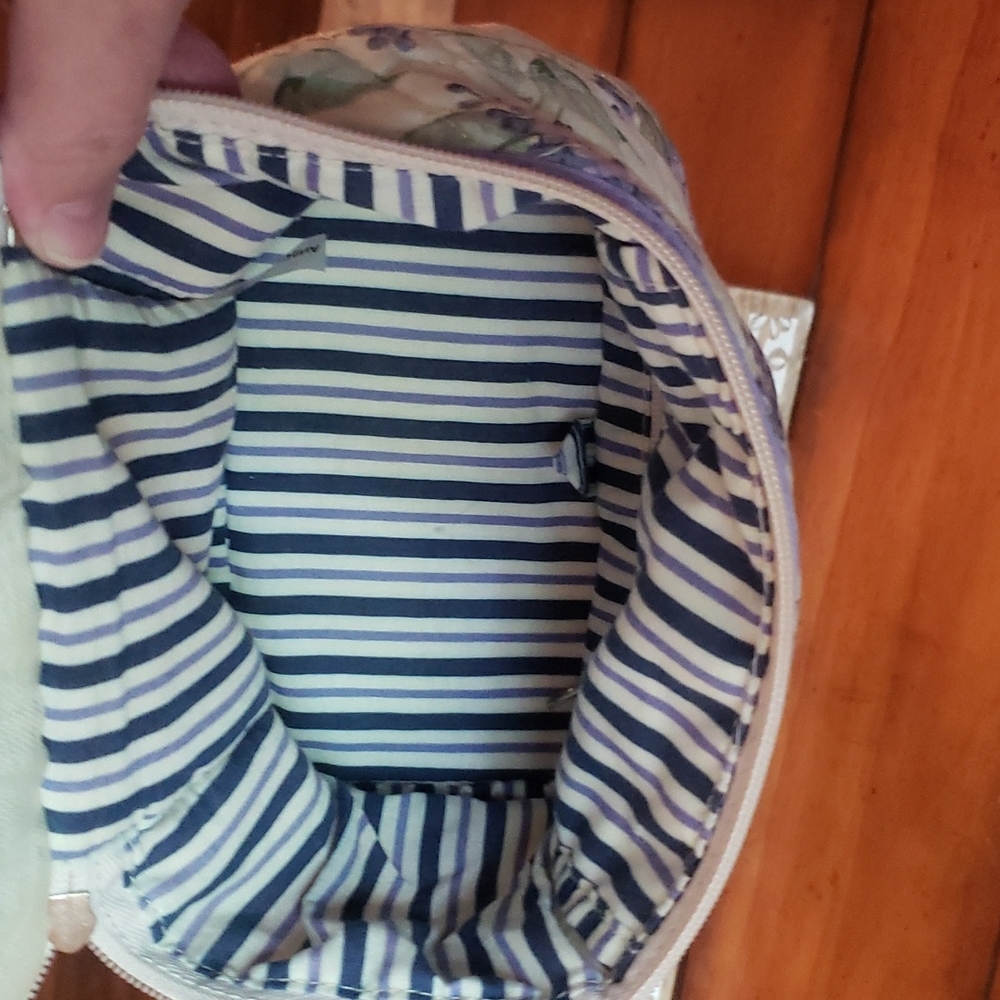 💥HOST PICK💥SMALL FABRIC COSMETIC TRAIN CASE - Picture 6 of 8